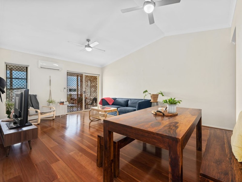 1/64 Miles Street, Hawthorne QLD 4171