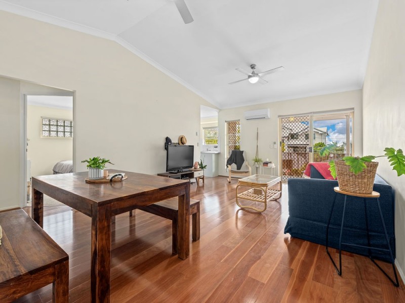 1/64 Miles Street, Hawthorne QLD 4171