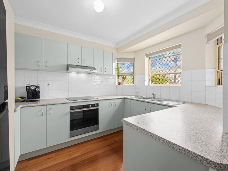1/64 Miles Street, Hawthorne QLD 4171