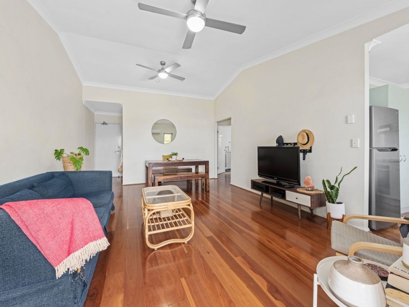 1/64 Miles Street, Hawthorne QLD 4171