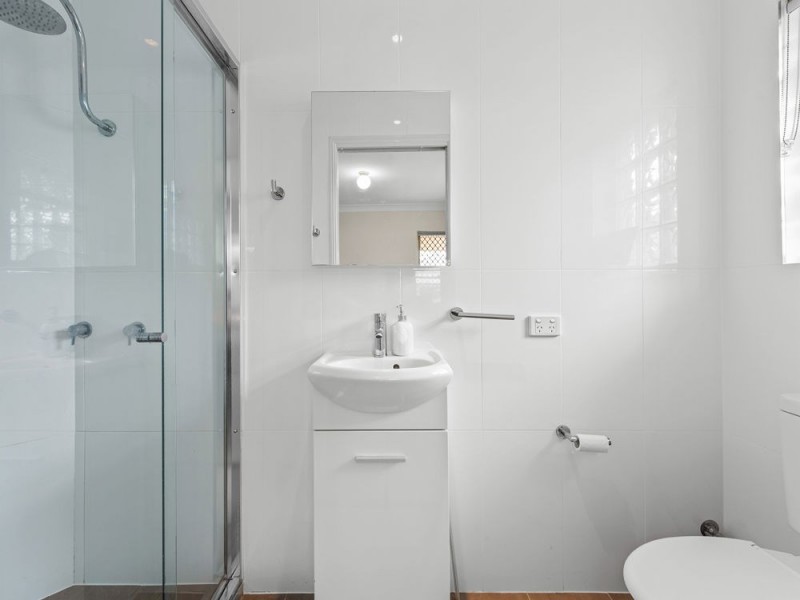 1/64 Miles Street, Hawthorne QLD 4171