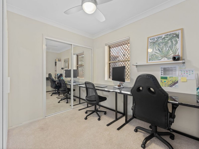 1/64 Miles Street, Hawthorne QLD 4171