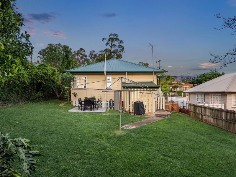 1169 Cavendish Road, Mount Gravatt East QLD 4122