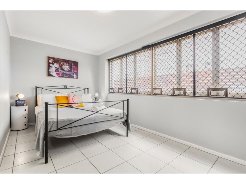 25 Thornton Street, Surfers Paradise QLD 4217