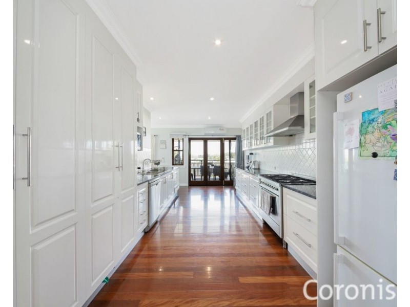 60 Delsie Street, Cannon Hill QLD 4170