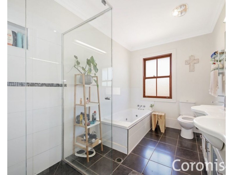 60 Delsie Street, Cannon Hill QLD 4170