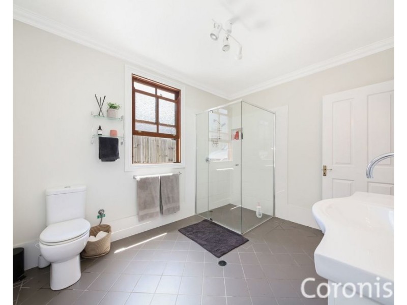 60 Delsie Street, Cannon Hill QLD 4170