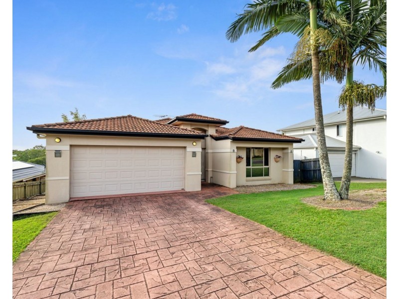 5 Crown Place, Carindale QLD 4152