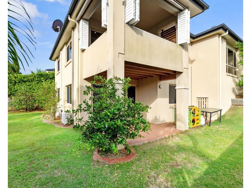 5 Crown Place, Carindale QLD 4152