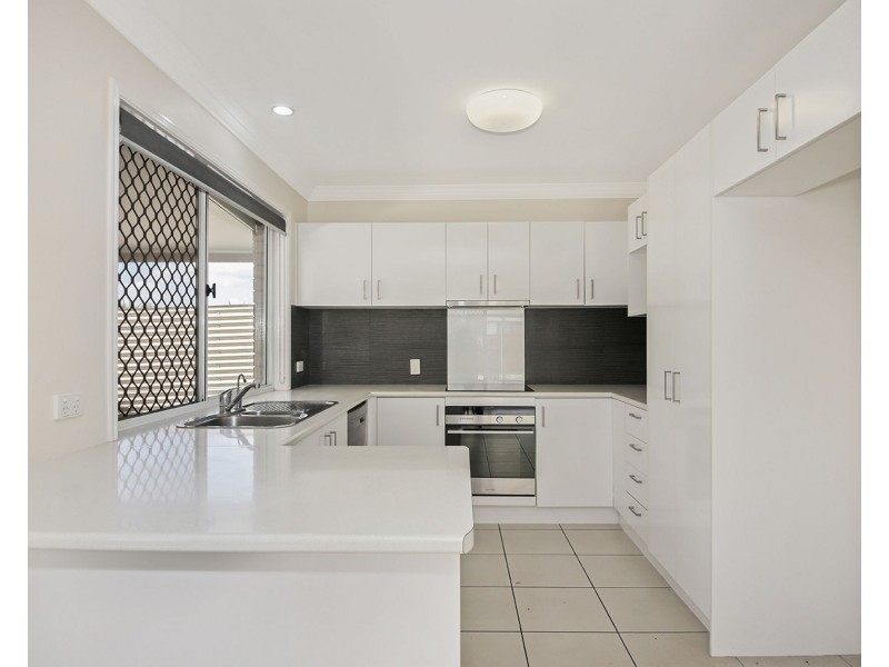 63 Kirra Place, Carindale QLD 4152