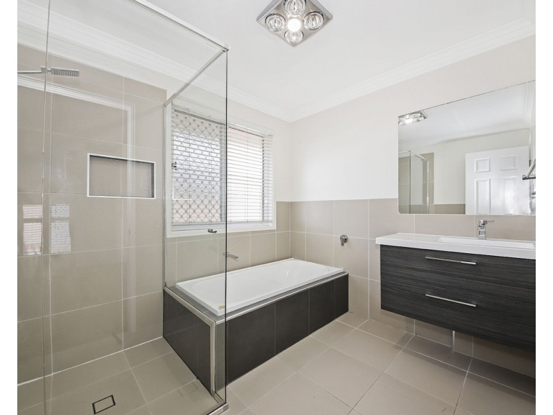 63 Kirra Place, Carindale QLD 4152