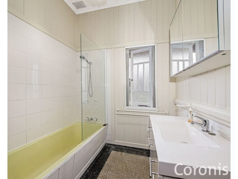 675 Old Cleveland Rd, Camp Hill QLD 4152