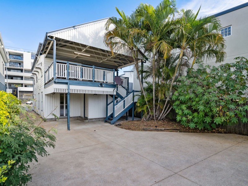 88 Old Cleveland Road, Greenslopes QLD 4120