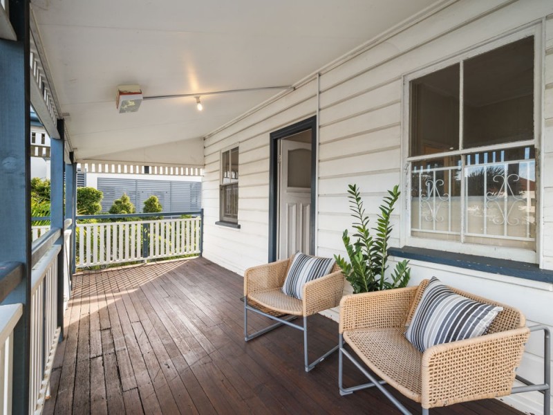 88 Old Cleveland Road, Greenslopes QLD 4120