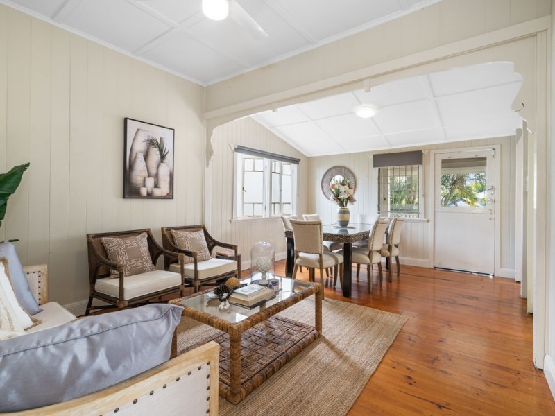 88 Old Cleveland Road, Greenslopes QLD 4120