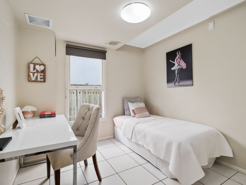 88 Old Cleveland Road, Greenslopes QLD 4120