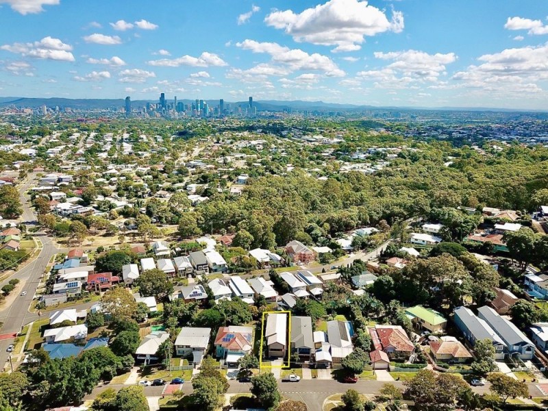 54 The Promenade, Camp Hill QLD 4152