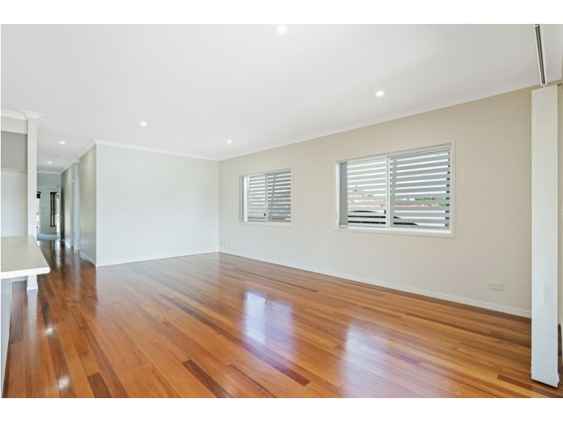 54 The Promenade, Camp Hill QLD 4152