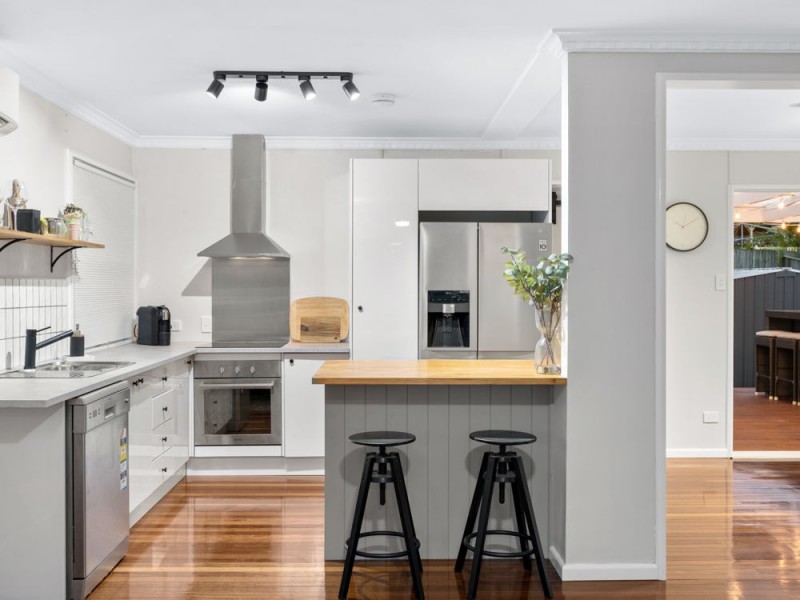 74 Amega Street, Mount Gravatt East QLD 4122