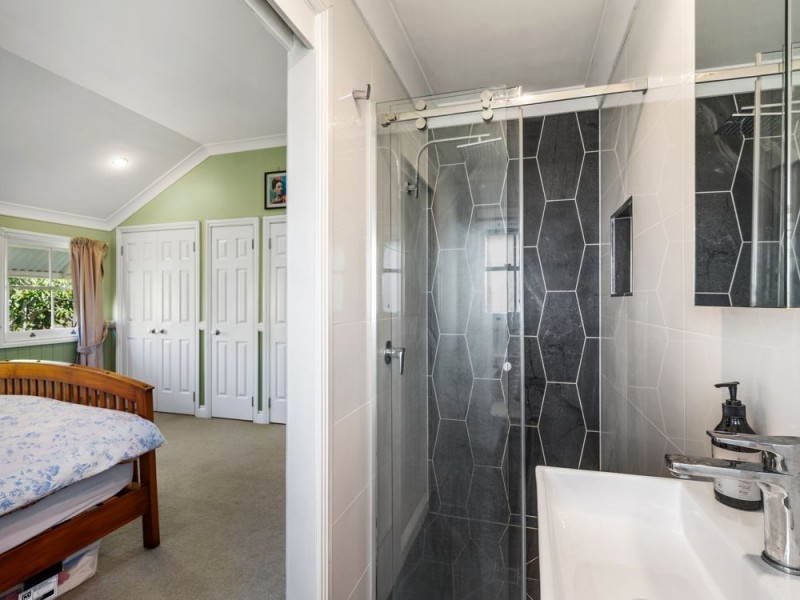 148 Oates Avenue, Holland Park QLD 4121