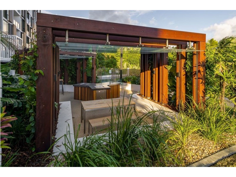 10212/320 MacArthur Ave, Hamilton QLD 4007