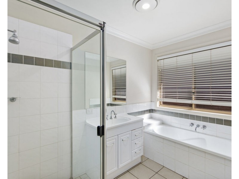 23 Adam St, Cleveland QLD 4163