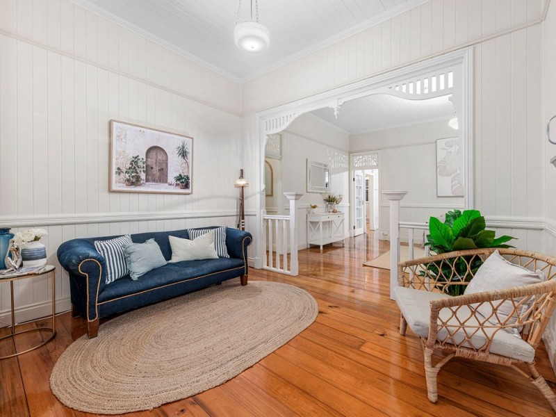 31 Shakespeare Street, Coorparoo QLD 4151