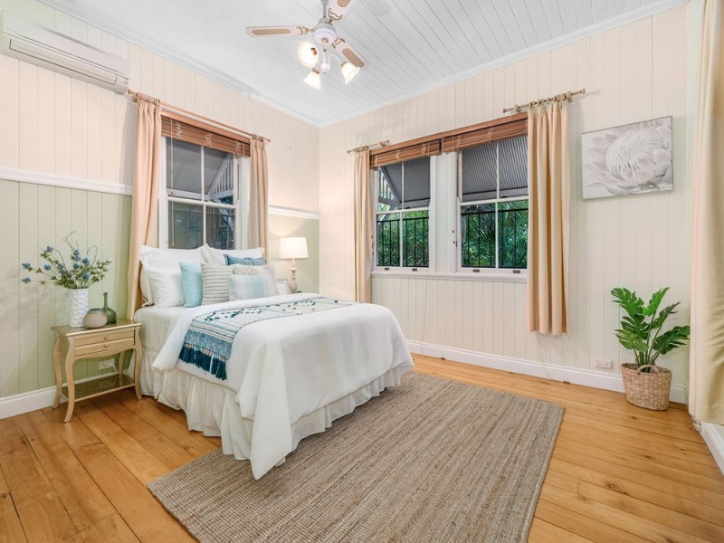 31 Shakespeare Street, Coorparoo QLD 4151