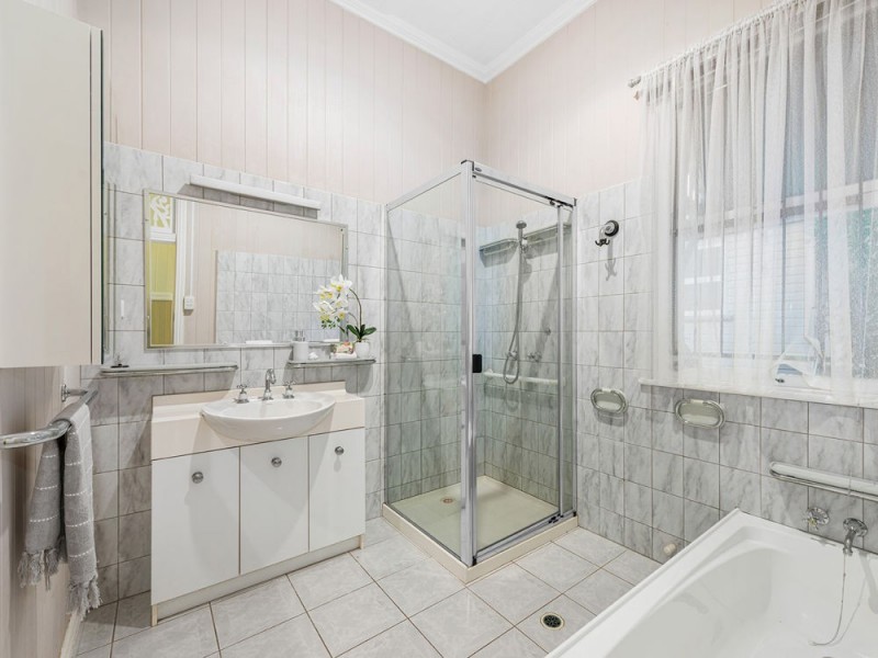 31 Shakespeare Street, Coorparoo QLD 4151