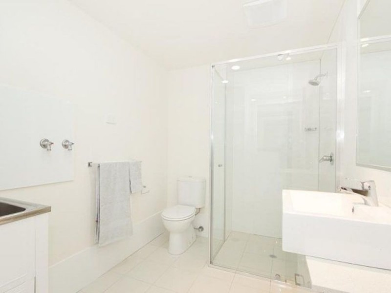 3/12 Lake Street, Yeronga QLD 4104