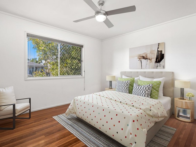 32 Pareena Crescent, Mansfield QLD 4122