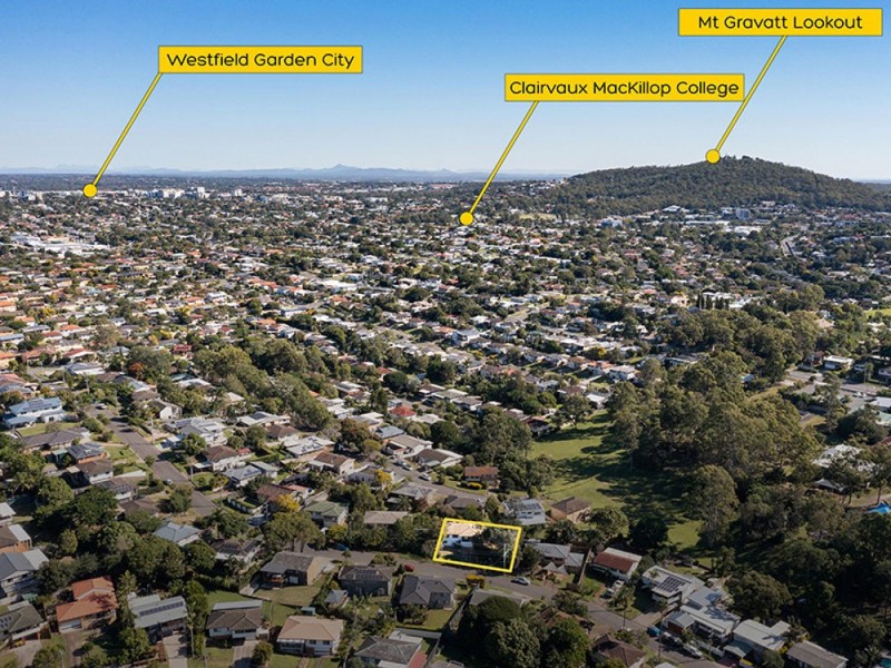 32 Pareena Crescent, Mansfield QLD 4122