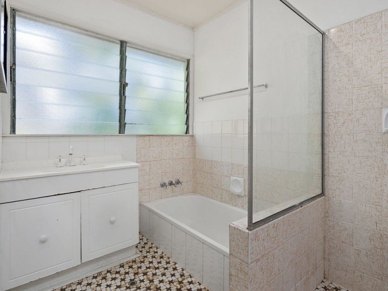 32 Pareena Crescent, Mansfield QLD 4122