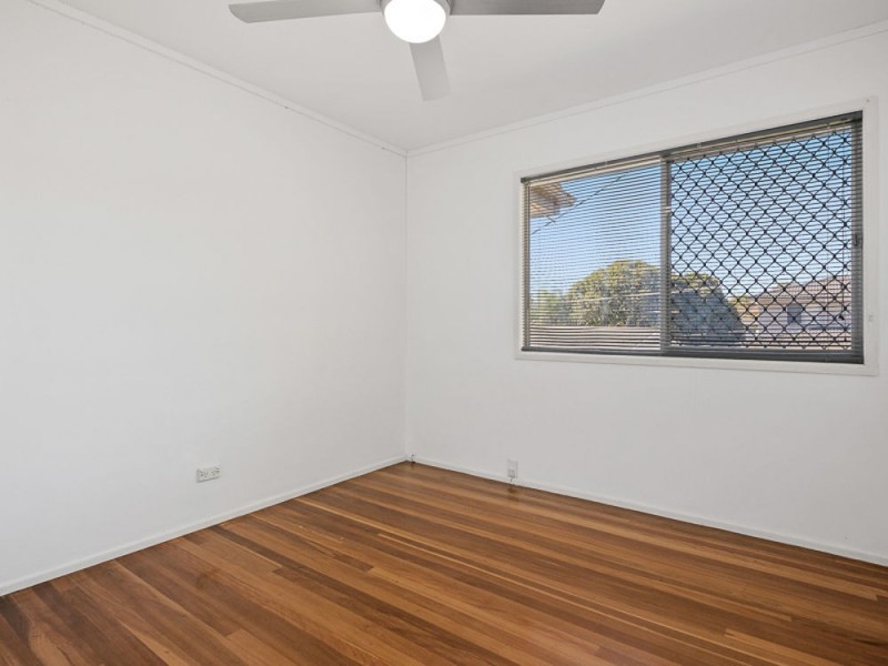 32 Pareena Crescent, Mansfield QLD 4122