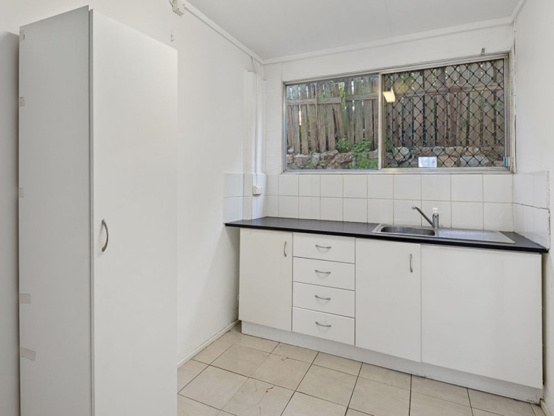 32 Pareena Crescent, Mansfield QLD 4122