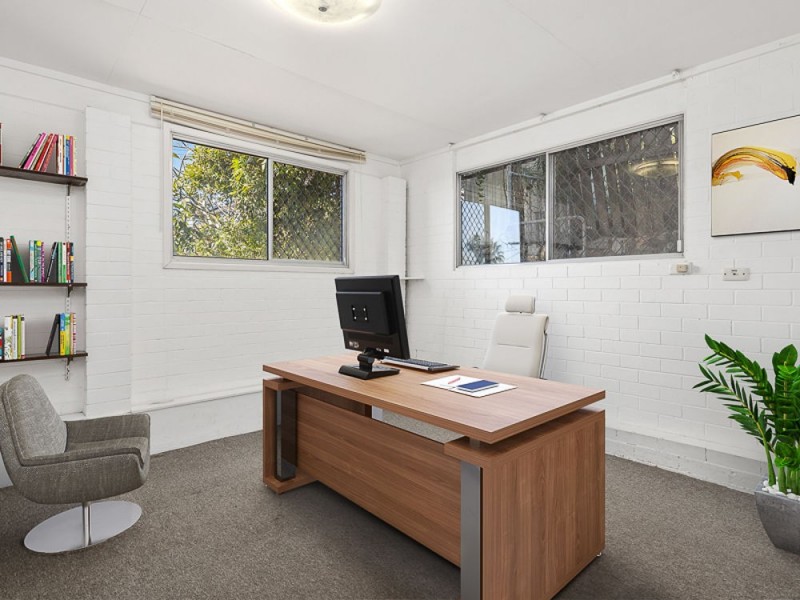 32 Pareena Crescent, Mansfield QLD 4122