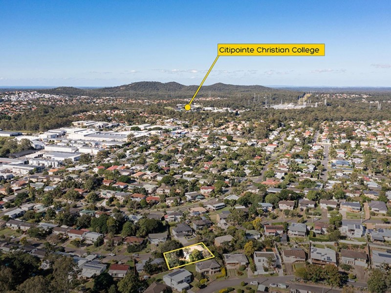 32 Pareena Crescent, Mansfield QLD 4122