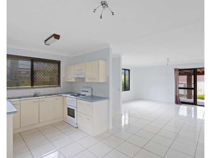 4 Carbora Street, Mansfield QLD 4122