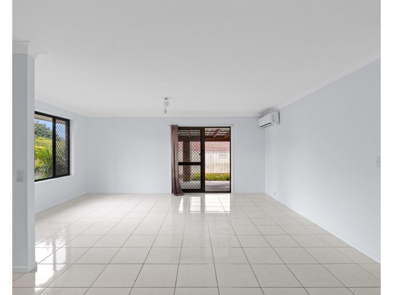 4 Carbora Street, Mansfield QLD 4122