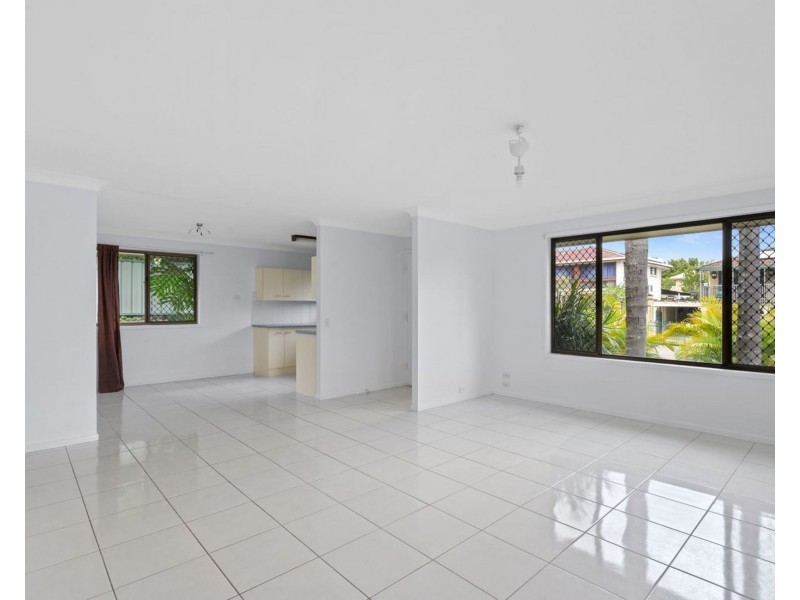 4 Carbora Street, Mansfield QLD 4122