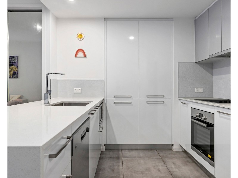 204/24 Ernest Street, Morningside QLD 4170