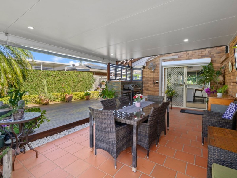 22 Banwell Crescent, Carindale QLD 4152