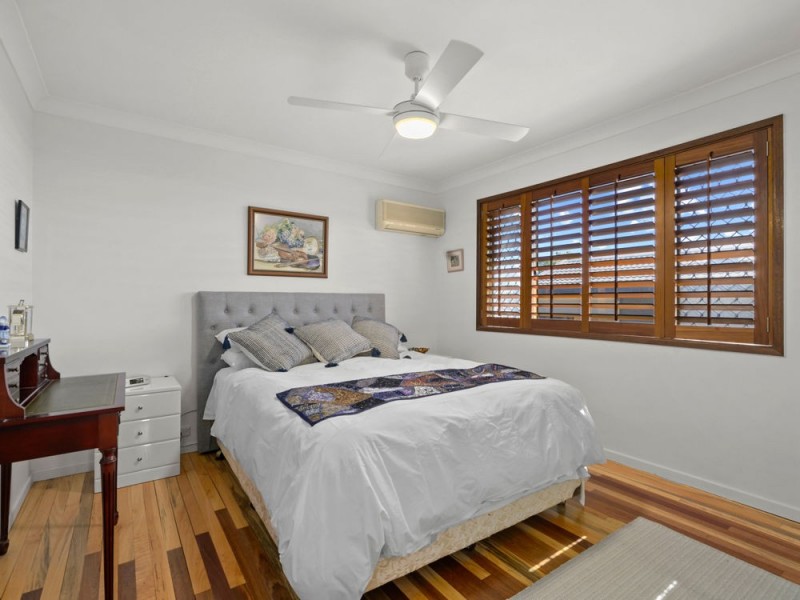 22 Banwell Crescent, Carindale QLD 4152