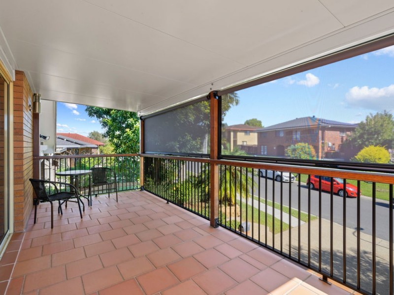 22 Banwell Crescent, Carindale QLD 4152