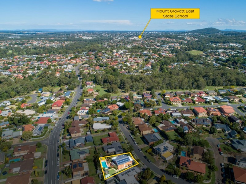 22 Banwell Crescent, Carindale QLD 4152