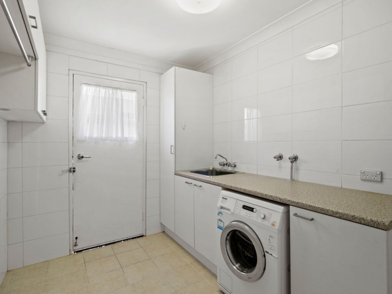 22 Banwell Crescent, Carindale QLD 4152