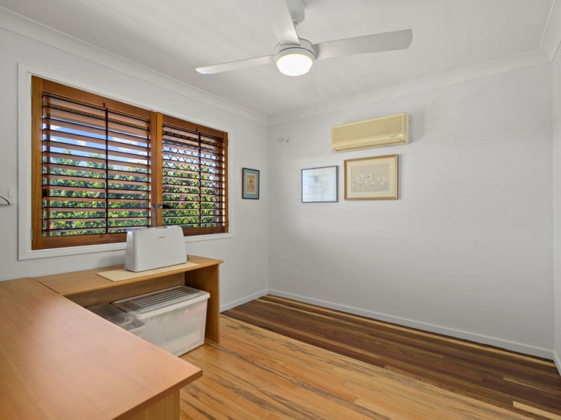 22 Banwell Crescent, Carindale QLD 4152