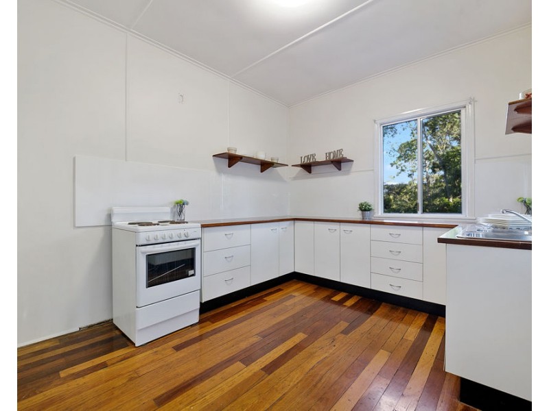 15 Daphne Street, Camp Hill QLD 4152