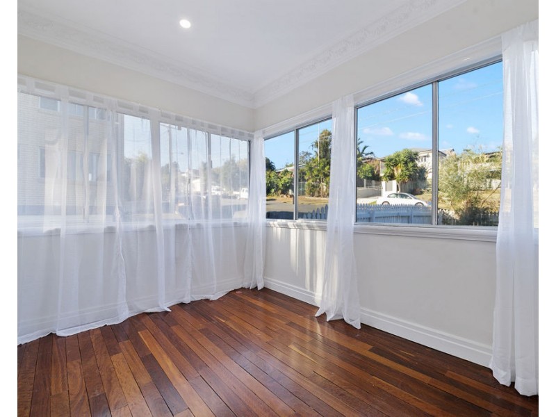 15 Daphne Street, Camp Hill QLD 4152