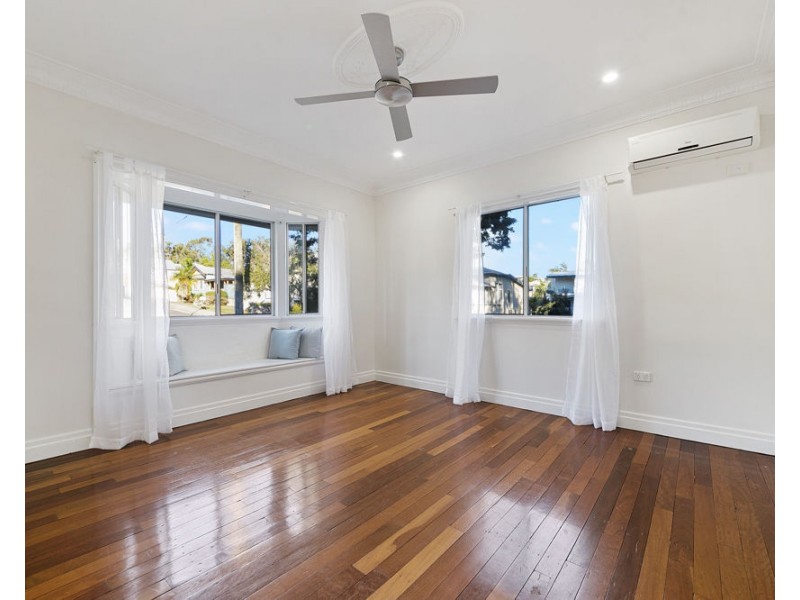 15 Daphne Street, Camp Hill QLD 4152